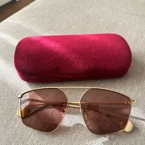 Authentic Gucci Aviator sunglasses (unisex) with case and cleaning cloth Gucci | Accessories | Authentic Gucci 6mm Aviator Sunglasses  main image 4